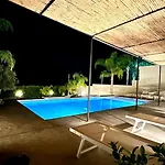 Дом отдыха Villa Lucia - Private Salt Pool - 200M Beach - Family Friendly
