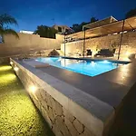 Villa Lucia - Private Salt Pool - 200M Beach - Family Friendly Дом отдыха