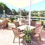 Дом отдыха Villa Lucia - Private Salt Pool - 200M Beach - Family Friendly