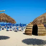 Villa Lucia - Private Salt Pool - 200M Beach - Family Friendly *
