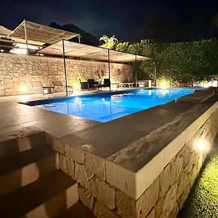 Lucia - Private Salt Pool - 200m - Family Friendly Dom wakacyjny