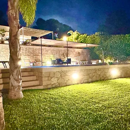 Lucia - Private Salt Pool - 200m - Family Friendly Dom wakacyjny *