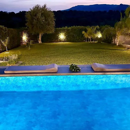 Lucia - Private Salt Pool - 200m - Family Friendly *