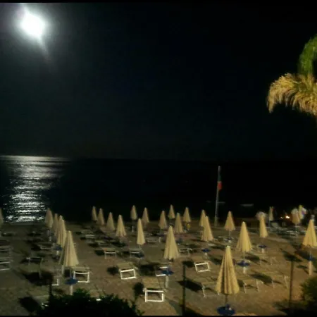 Dom wakacyjny Lucia - Private Salt Pool - 200m - Family Friendly Fontane Bianche