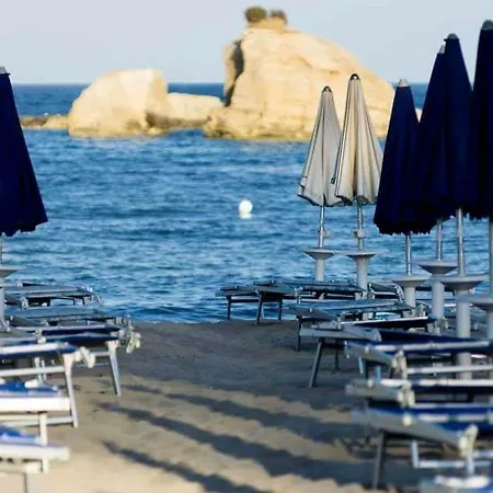 Lucia - Private Salt Pool - 200m - Family Friendly Fontane Bianche